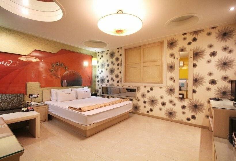 Hotel Gyeongju Angang Special W