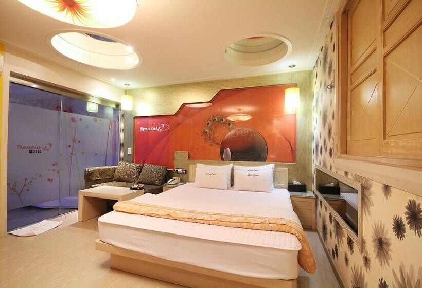 Hotel Gyeongju Angang Special W