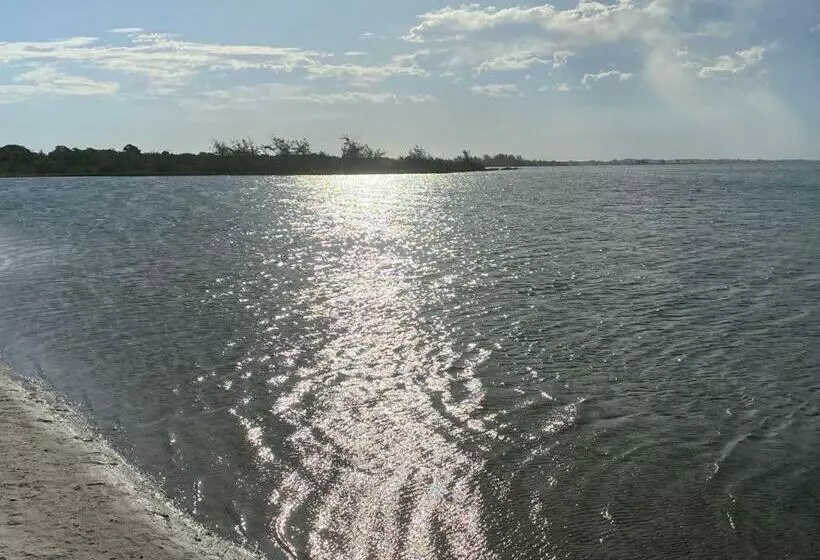 Apartamento No Golden Lake   Pé Na Areia, Agua De Côco E Cervejinha