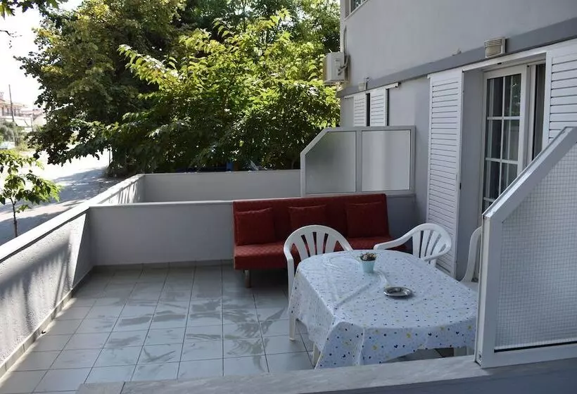 Hotelli Galanis Studios And Apartments