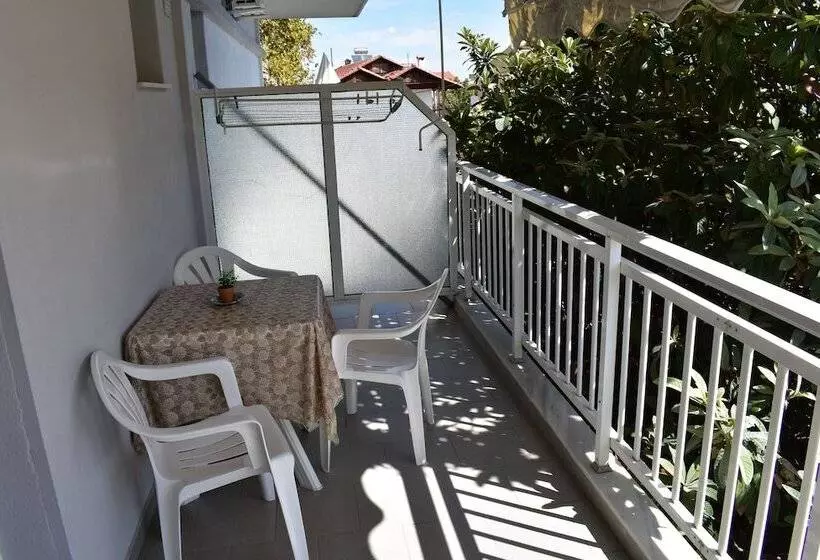 Hotelli Galanis Studios And Apartments