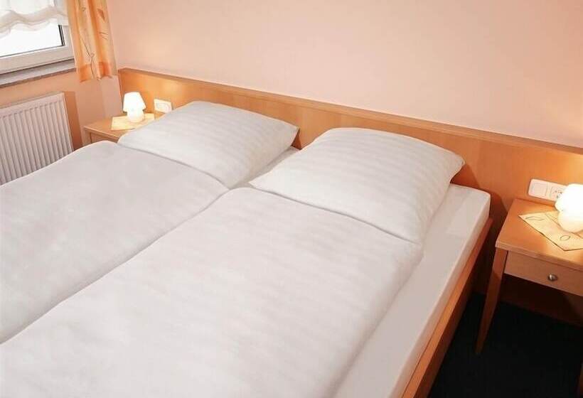 هتل Pension Schwarzer Amboß