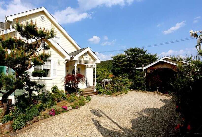 Hotel Yangpyeong Pension View