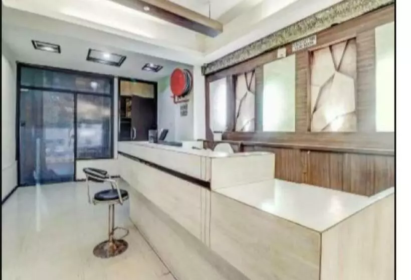 Om Sai Nath Hotel & Restaurant By Wb Inn