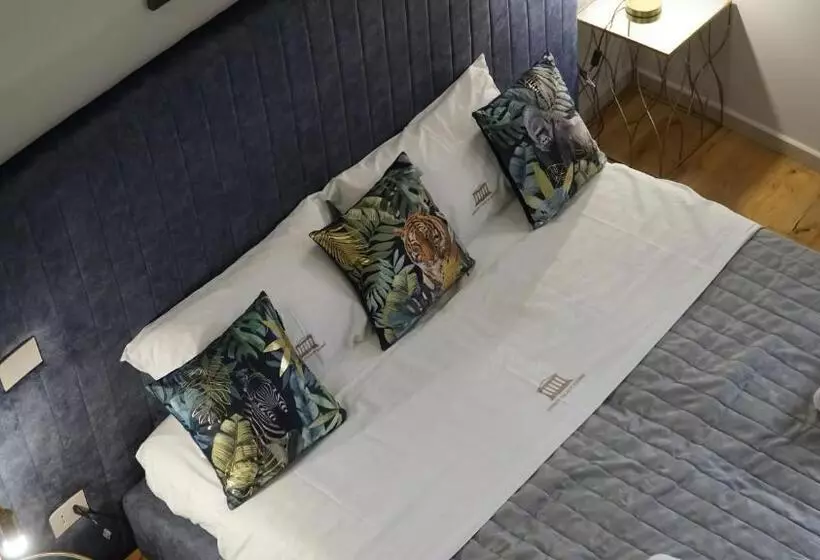 پانسیون Atenea Palace Rooms