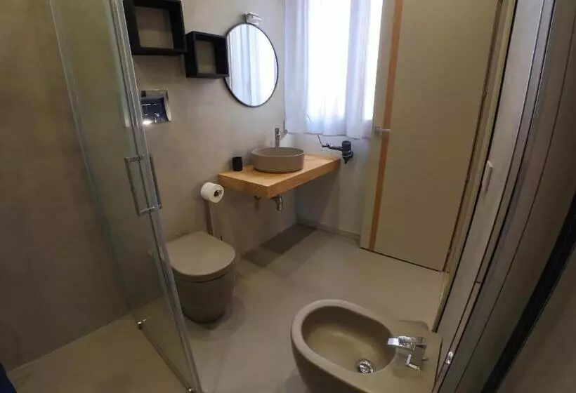 پانسیون Atenea Palace Rooms