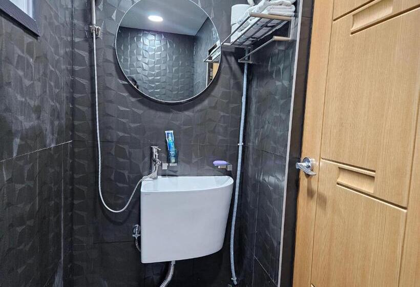 פנסיון Ddlanchae Hanok Stay   Main House