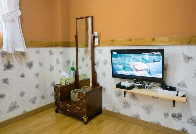 פנסיון Ddlanchae Hanok Stay   Main House