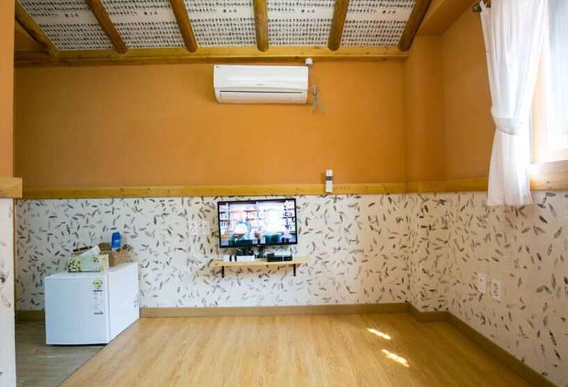 פנסיון Ddlanchae Hanok Stay   Main House