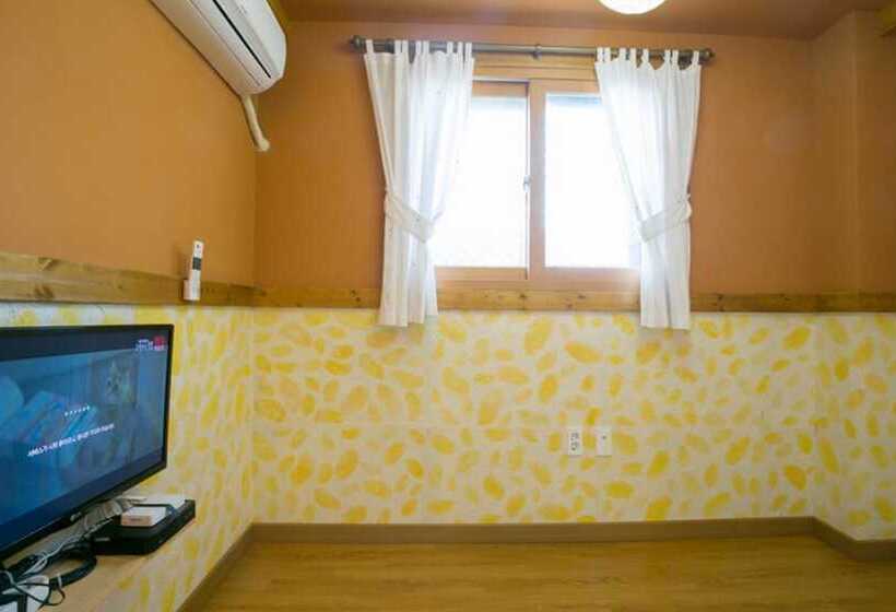 פנסיון Ddlanchae Hanok Stay   Main House