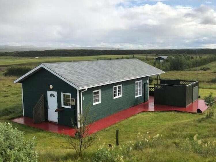 هتل Eyjasól Cottages