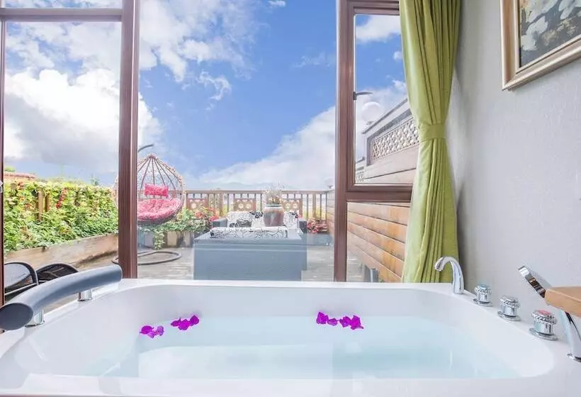 Hotelli Lijiang Cibei Guesthouse