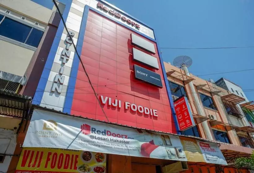 ホテル Reddoorz Plus @ Losari Makassar