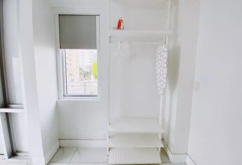 ホテル Samantha Apartments By Lowkl