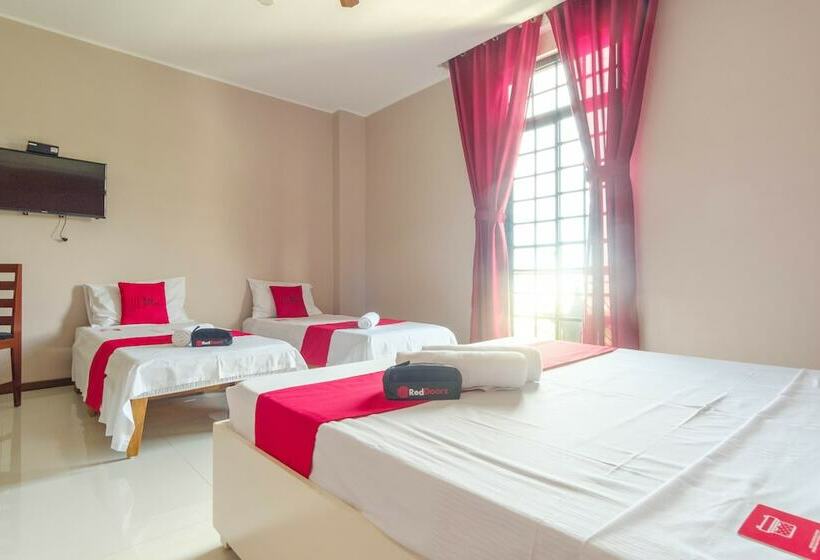 هتل Reddoorz Plus @ West Nautical Road Puerto Galera