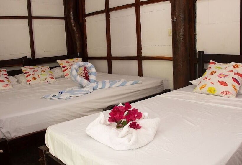 هتل Playa Hermosa Ecolodge