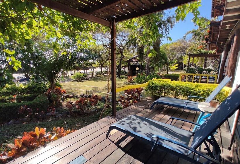 هتل Playa Hermosa Ecolodge