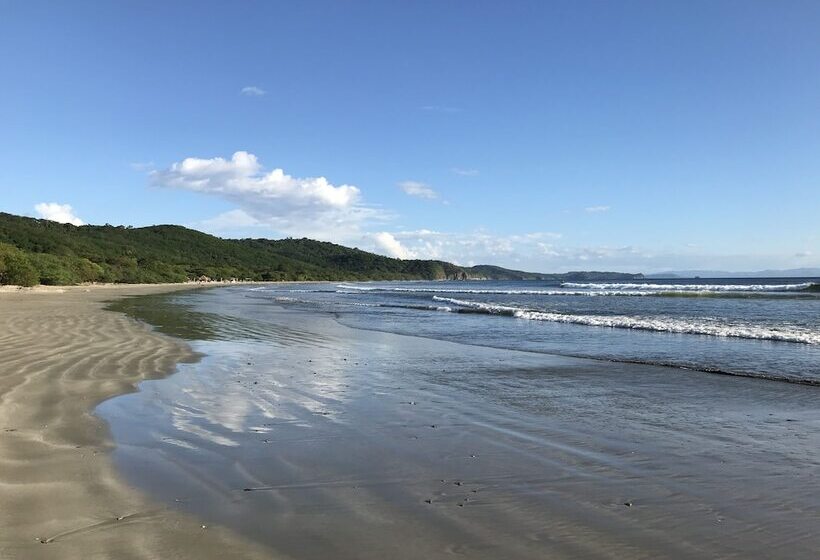 هتل Playa Hermosa Ecolodge