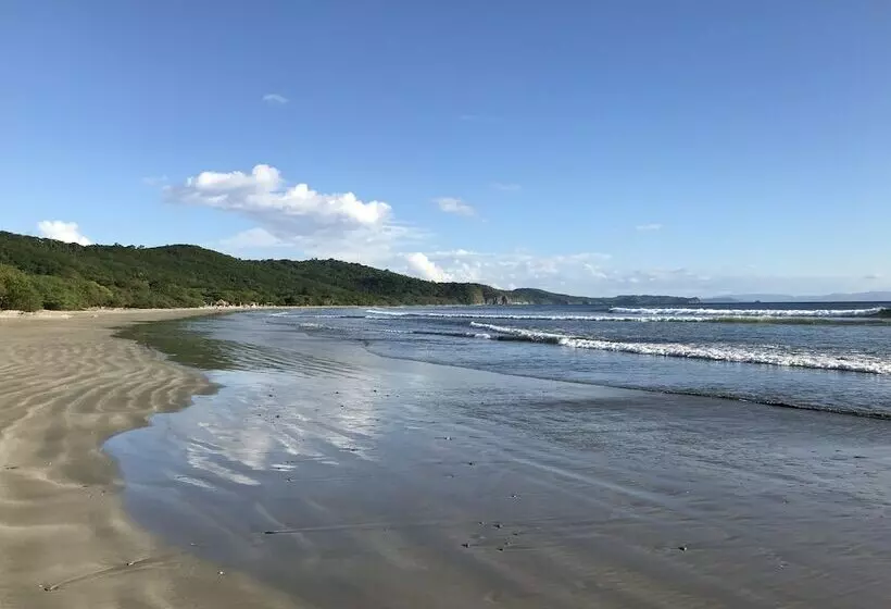 هتل Playa Hermosa Ecolodge