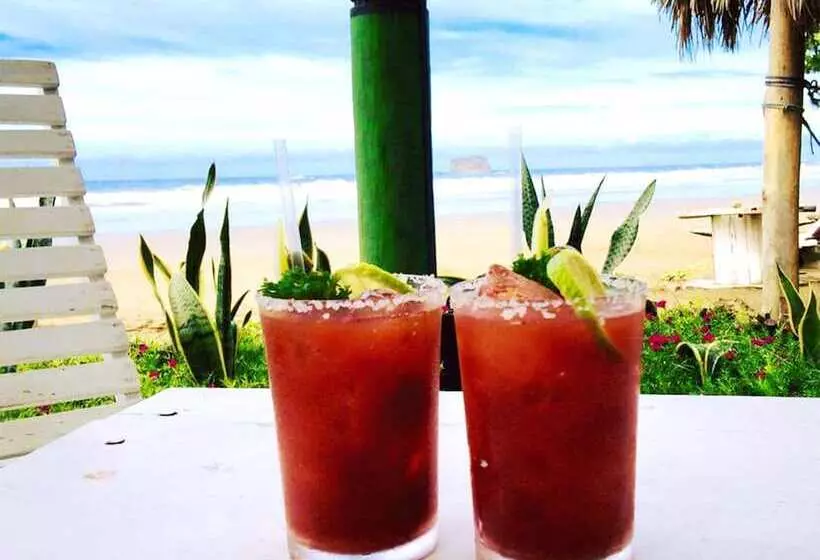 هتل Playa Hermosa Ecolodge
