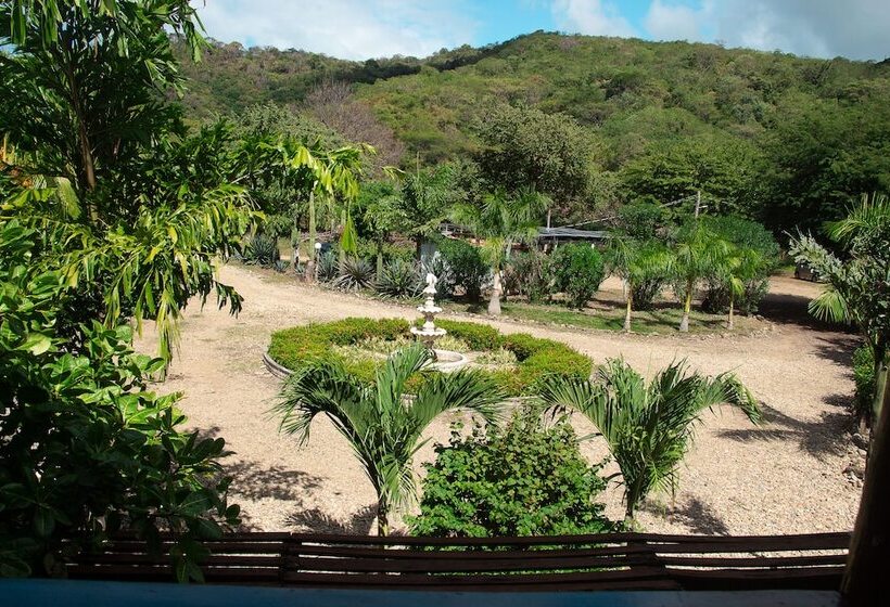 هتل Playa Hermosa Ecolodge