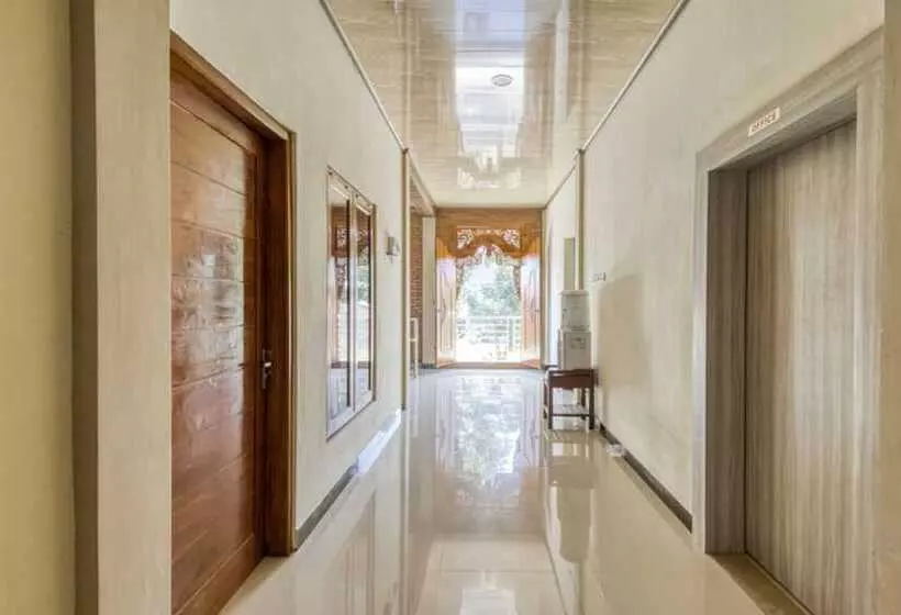 هتل Prime Adisucipto