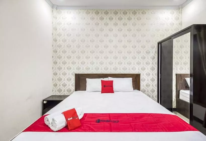 هتل Prime Adisucipto