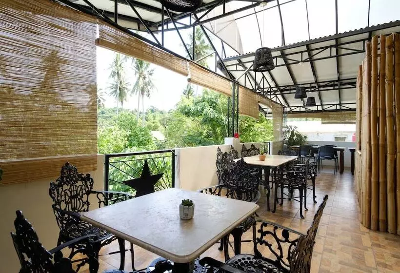 Hotelli Reddoorz Plus @ West Nautical Road Puerto Galera