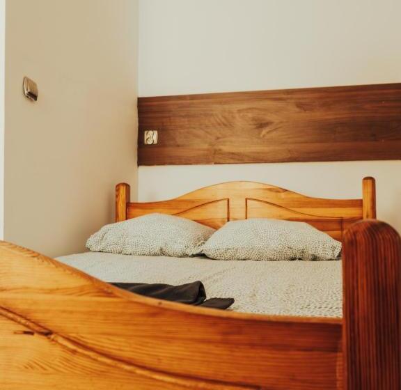 הוסטל Noclegi Na Słowackiego 6