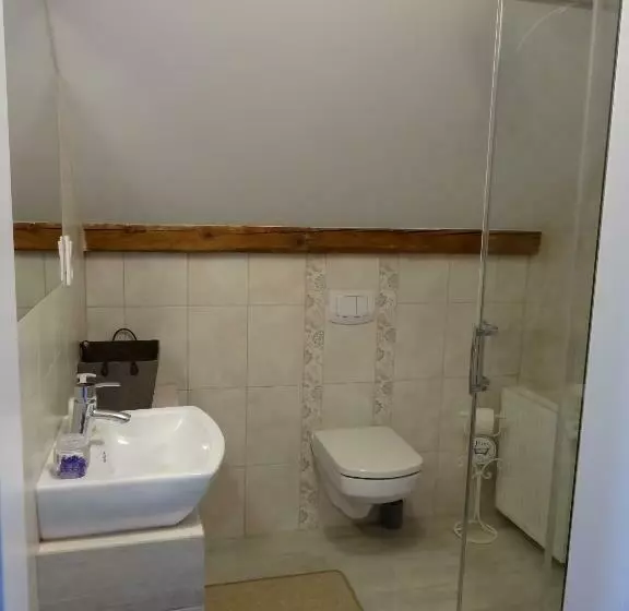 Aamiaismajoitus (B&B) Dom Pod Lawendowym Polem