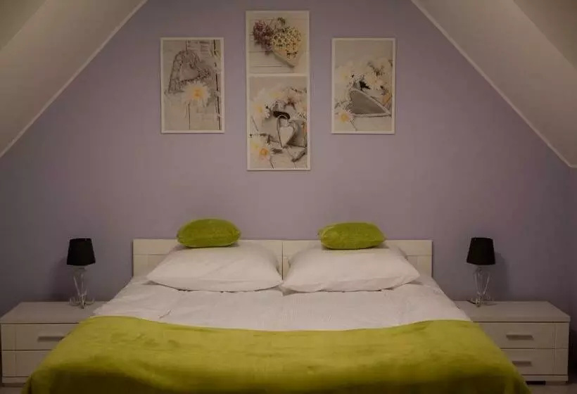 Aamiaismajoitus (B&B) Dom Pod Lawendowym Polem