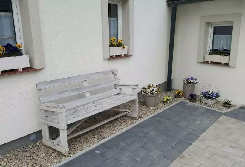 Aamiaismajoitus (B&B) Dom Pod Lawendowym Polem