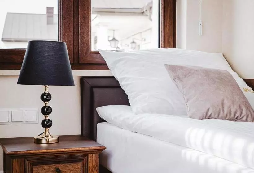 Aamiaismajoitus (B&B) Pałac Uniejów