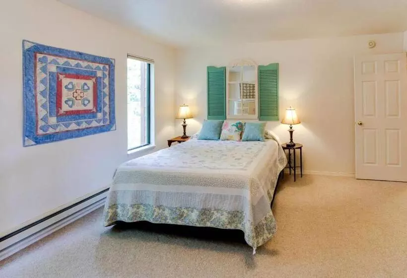 ホテル Aspen Village Golf Course Condo  Snowshoes