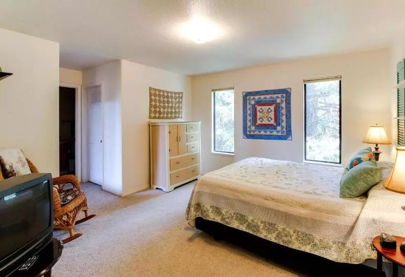 ホテル Aspen Village Golf Course Condo  Snowshoes