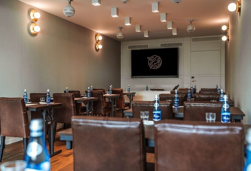 בית מלון כפרי Ferreus Modern Art Deco