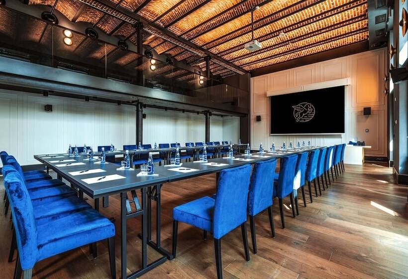 בית מלון כפרי Ferreus Modern Art Deco