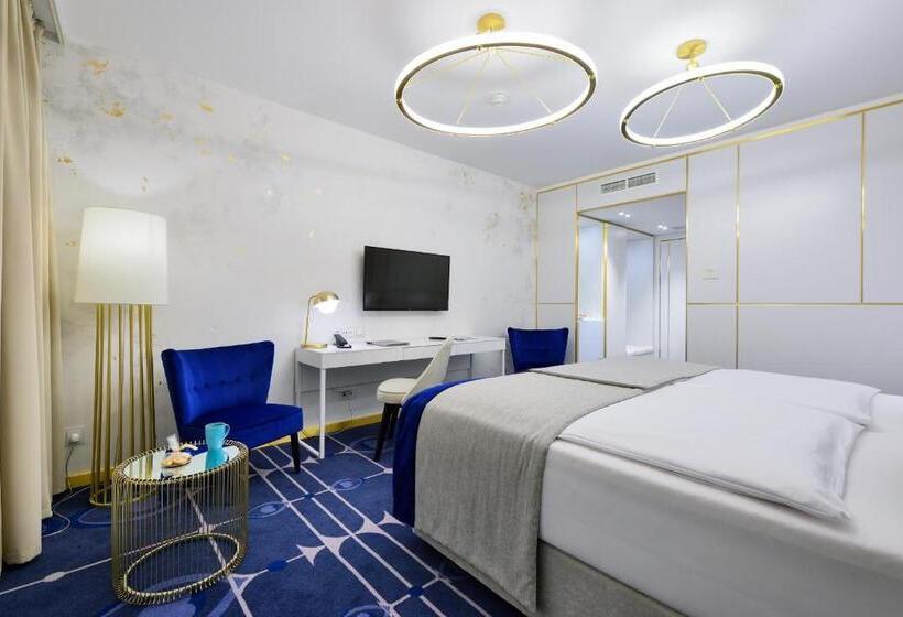 בית מלון כפרי Ferreus Modern Art Deco