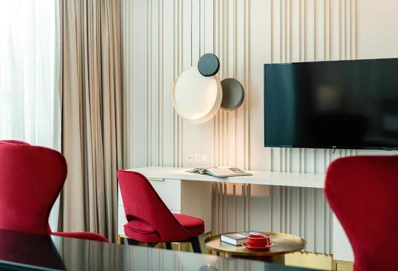 בית מלון כפרי Ferreus Modern Art Deco