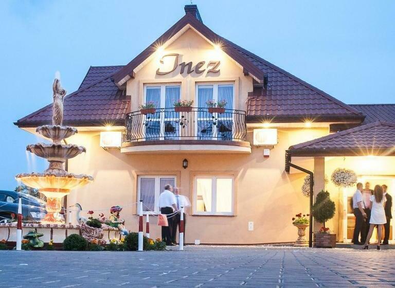호텔 Inez