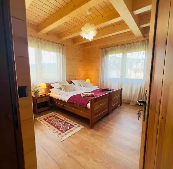 ペンション Malinowa Chata