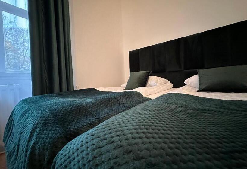 פנסיון Willa Pod Bukami