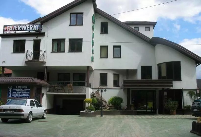 Adeo Hostel