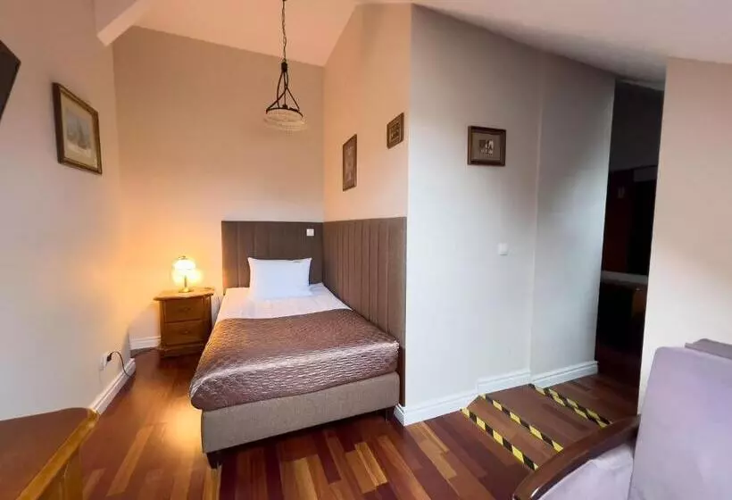 Retkeilymaja Kanclerz