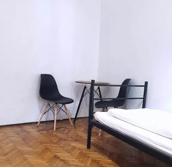 هاستل Viki Kazimierz