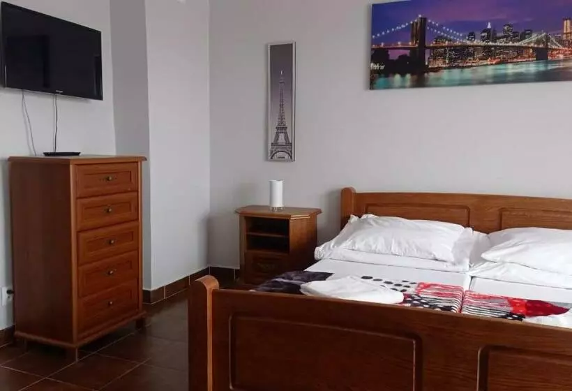 Retkeilymaja Zajazd Irys