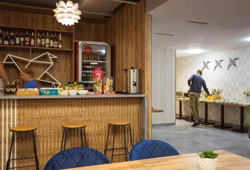 Aamiaismajoitus (B&B) Origami Prestige