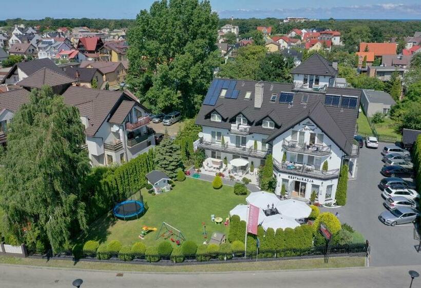 مبيت وإفطار Pensjonat & Restauracja Admirał