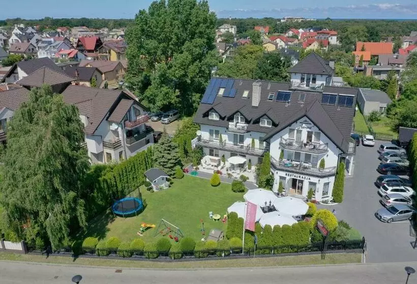 Aamiaismajoitus (B&B) Pensjonat & Restauracja Admirał