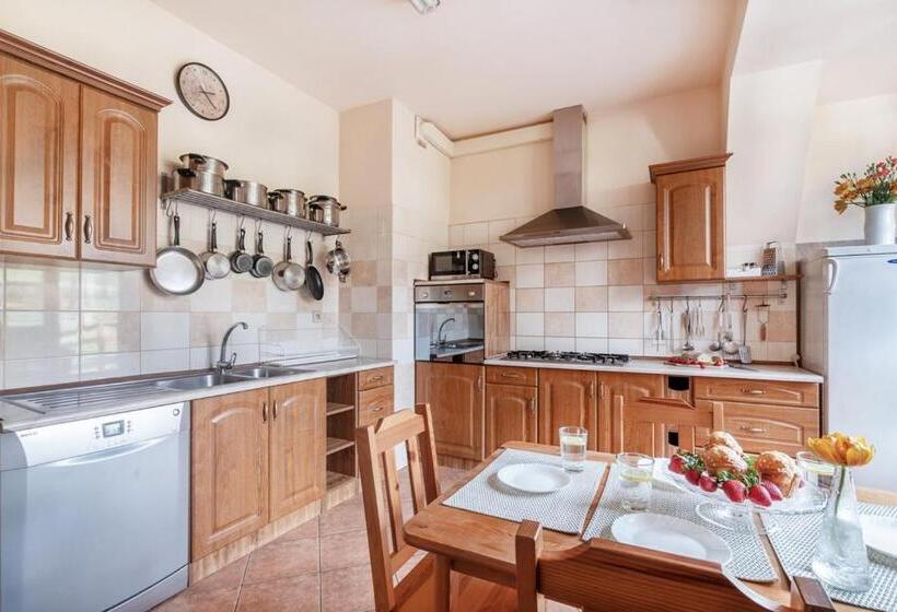 مبيت وإفطار U Francuza